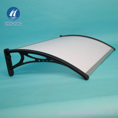 সাদা প্লাস্টিকের দরজা শামিয়ানা Polycarbonate ক্যানোপি সূর্যালোক বৃষ্টি তুষার সুরক্ষা