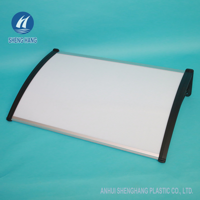 সাদা প্লাস্টিকের দরজা শামিয়ানা Polycarbonate ক্যানোপি সূর্যালোক বৃষ্টি তুষার সুরক্ষা